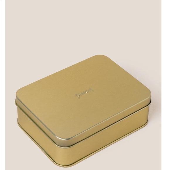 New Wedding planning survival kit - Picture 3 of 6